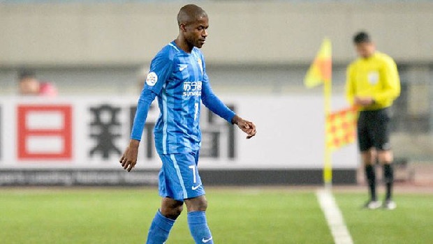 Çin kulübü Suning ile olan sözleşmesi feshedilen Brezilyalı yıldız Ramires Fenerbahçe’ye teklif edildi. Fenerbahçeli kurmayların bu teklifi beklemeye aldıkları da gelen haberler arasında. (Takvim)