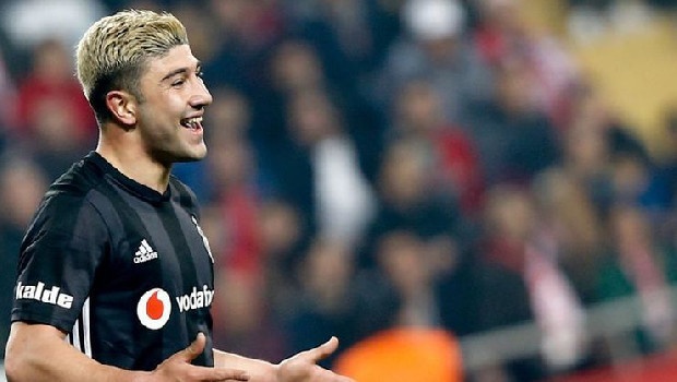 Bayer Leverkusen’den transfer edilen ve gösterdiği performansla parmak ısırtan Güven Yalçın'a Espanyol ve Real Betis talip oldu. (Fanatik)
