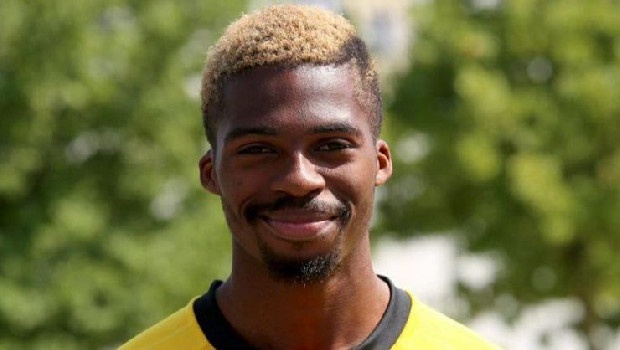 Bu transfer döneminde sık sık karşıya gelen Fenerbahçe ve Galatasaray son olarak Jean-Kevin Duverne transferinde rakip oldu. İki takımın da Fransa Ligue 2 takımlarından Lens'in stoperi Jean-Kevin Duverne ile ilgilendiği iddia edildi. Jean-Kevin Duverne'yi Nantes ve Montpellier'in de istediği belirtildi. (But Football Club)