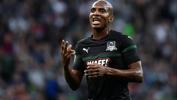 Beşiktaş, Fenerbahçe ve Trabzonspor'un transfer listesinde yer alan Charles Kabore'nin yeni takımı resmen açıklandı. Rus ekibi Dinamo Moskova, 31 yaşındaki orta saha oyuncusu ile resmi sözleşme imzalandığını açıkladı.