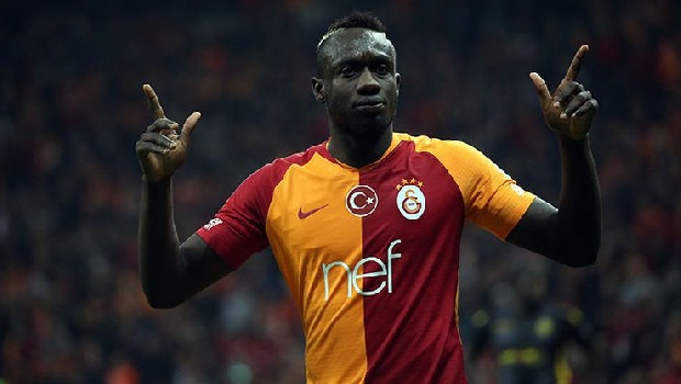 Galatasaray ile Diagne'nin yolları ayrılıyor... Al Nassr kulübüyle el sıkışan Diagne’nin transferinin kısa süre içerisinde resmiyete kavuşması bekleniyor. Böylece Galatasaray'ın eli bir hayli rahatlayacak. (Fanatik)