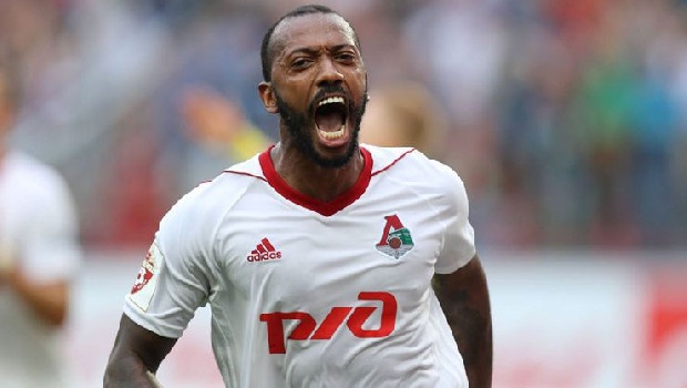 2011-2014 sezonları arasından Siyah-Beyazlı formayı giyen Manuel Fernandes, menacerler aracılığıyla Beşiktaş’a önerildi. Ancak teknik direktör Abdullah Avcı ve kurmaylarının, Portekizli futbolcunun disiplin sorunu ile oyun sistemime uymaması nedeniyle bu transfere onay vermediği ortaya çıktı. Son olarak Rusya ekiplerinden Lokomotiv Moskova’da forma giyen 33 yaşındaki Portekizli on numara, halen kendisine kulüp arıyor. (Fanatik)