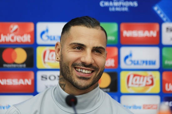 Quaresma
Sezon sonunda Beşiktaş'a veda etmesine kesin gözüyle bakılan Quaresma'nın Çin ya da Katar Ligi'nde transferi bekleniyor. Beşiktaş, Quaresma'da 7 milyon euroya yakın bir bonservis bedeli bekliyor.