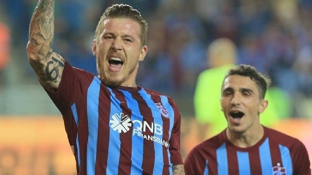 Trabzonspor'un geçtiğimiz sezon İtalya'nın Milan Kulübünden transfer ettiği Slovak orta saha oyuncusu Juraj Kucka için başta İtalyan takımları olmak üzere birçok Avrupa kulübü nabız yokluyor.