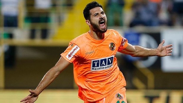 Alanyaspor, 25 yaşındaki Emre Akbaba için son fiyatı belirledi: Takas olmadan net 5 milyon Euro bonservis ücreti...(Sabah)