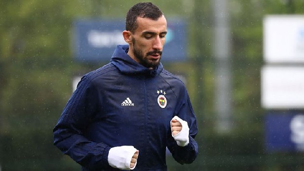 Fenerbahçe ile yolları ayıran Mehmet Topal’ın menajeri Batur Altıparmak’ın Galatasaray ile masaya oturduğu öğrenildi. Transferde son kararı Fatih Terim verecek. (Takvim)