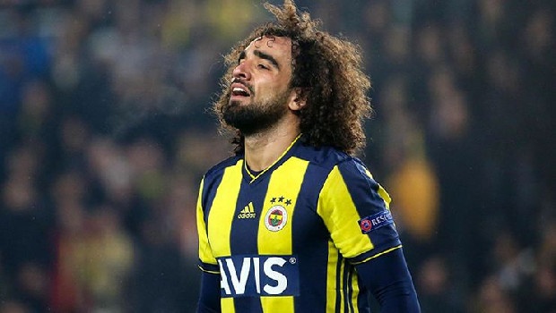 Geçen sezonun devre arasında Fenerbahçe’ye satılan Sadık Çiftpınar için Yeni Malatyaspor’dan sürpriz hamle... Sarı-Kırmızılılar’ın, Fenerbahçe’ye oyuncunun durumunu sorup kiralamaya talip olduklarını iletti. Konuyla ilgili teknik direktör Ersun Yanal’ın yapılacak olan transferlere göre bir karar vereceği ifade edildi. Sergen Yalçın’ın Sadık’ın geri dönmesi adına çok istekli olduğu gelen haberler arasında. (Fanatik)