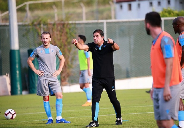 Trabzonspor, yeni sezon hazırlıklarını 40’ın üzerinde oyuncuyla sürdürüyor. Ünak Karaman, 40’ın üzerindeki kadroda hangi isimleri tutacağına ise iki aşamalı gerçekleştirelecek kamplar sonrası karar verecek. Kıyım yakında. (Akşam)