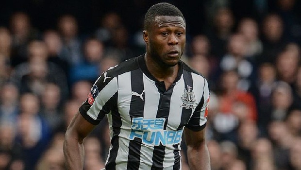 Beşiktaş stoperini buldu: Mbemba...Kartal, Porto’nun 24 yaşındaki Kongolu stoperi Chancel Mbemba ile anlaştı. Portekiz ekibine 2.5 milyon euro bonservis bedeli ödenecek. (Akşam)