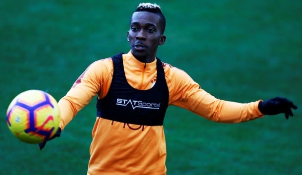 Galatasaray'da Everton'dan kiralık olarak oynayan Henry Onyekuru, tekliflerin olduğunu ancak devre arasında ayrılmak gibi bir düşüncesinin olmadığını açıkladı. (Tümspor)