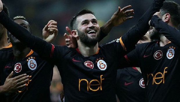 Mevcut kadrosunda tam 6 bek oyuncusu bulununan Galatasaray'da Ömer Bayram ve Mariano ile yollar ayrılabilir. (Fanatik)