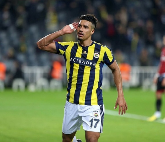 NABIL DIRAR
Fas Milli Takımı ile Dünya Kupası'nda kendini gösterecek olan Nabil Dirar'ın Fenerbahçe taraftarıyla yıldızı bir türlü barışmadı ve olası teklif durumunda gidişine izin verilecektir.