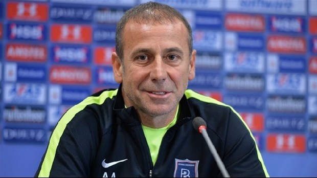 Beşiktaş B planı yapmadı
Şenol Güneş'in görevden ayrılıp takımın başına Abdullah Avcı'nın geçeceği iddiaları olmasına karşın, siyah-beyazlı yönetim, Şenol Güneş'in kalacağına inanıyor. Sezon başında sözleşmesi uzatılan tecrübeli çalıştırıcıya her fırsatta destek olan yönetim, Güneş'in kalmasından yana.