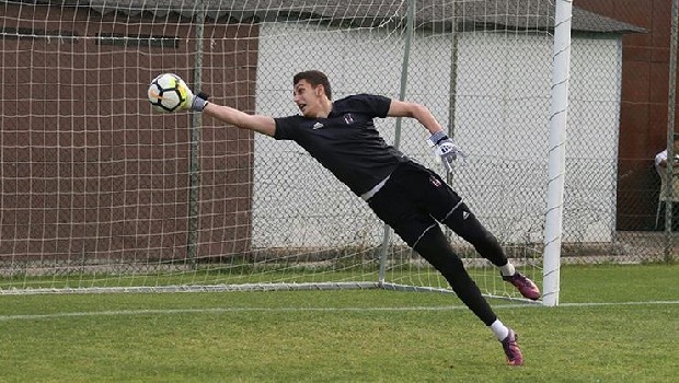 Spor Toto Süper Lig ekiplerinden Antalyaspor, Beşiktaş'tan 19 yaşındaki kaleci Yavuz Ulaş'ı renklerine bağladı.