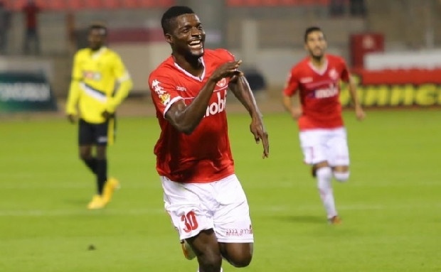 Ünal Karaman bonservisi elinde olan John Ogu’yu veto etti… 31 yaşındaki oyuncu Trabzonspor’a gelmek için Nwakaeme ve Onazi’yi de devreye sokmasına rağmen Karaman, “bana daha genç oyuncular lazım” dedi. Zaten Ogu’ya teklif yapmayı düşünmeyen yönetim bu nedenle menajerinin görüşme talebine olumlu yaklaşmadı.