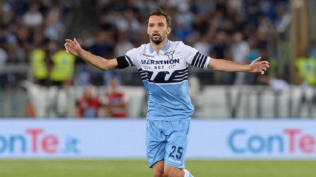 Fenerbahçe'nin transfer listesinde yer alan Milan Badelj'in ilk tercihinin İtalya olduğu ve oyuncunun Fiorentina'ya transfer olmak istediği iddia edildi. (Fiorentina News)