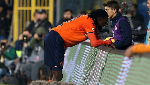 Eren’i Göztepe’ye kaptıran Sivasspor, Adebayor ile pazarlık masasında. Orta sahaya ise Portekizli 10 numara Ruben Ribeiro ve Anadolu takımlarının gözdesi Aytaç Kara geliyor. (Fanatik)