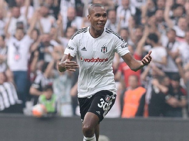 Marcelo: Ersan'ın satılmasıya önce kiralık olarak takıma katıldı, sonra 1.9 milyon Euro'ya bonservisi alındı. 2017'de 7 milyon Euro'ya Lyon'un yolunu tuttu.