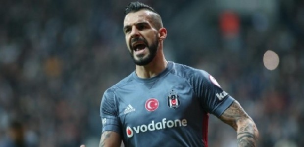 Beşiktaş başkanı Fikret Orman, Fenerbahçe başkanı Ali Koç'a Negredo'yu önerdi. (Fotospor)