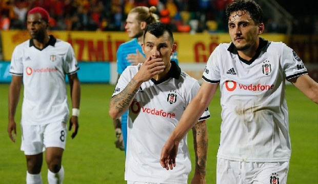 A Spor'da yer alan habere göre; West Ham'ın Medel için yaptığı son teklif olan 8.5 milyon Euro kabul edilmedi. Ayrıca, Beşiktaş'ın forvet oyuncusu Mustafa Pektemek'e Sivasspor teklif götürdü.