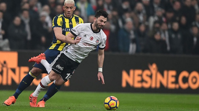 TOLGAY ARSLAN
Oğuzhan'ı iyileşse de yedek soyunduracak olan Şenol Güneş, Atiba'yı da yedeğe çekti. Bu kez Tolgay Arslan'a şans verdi.