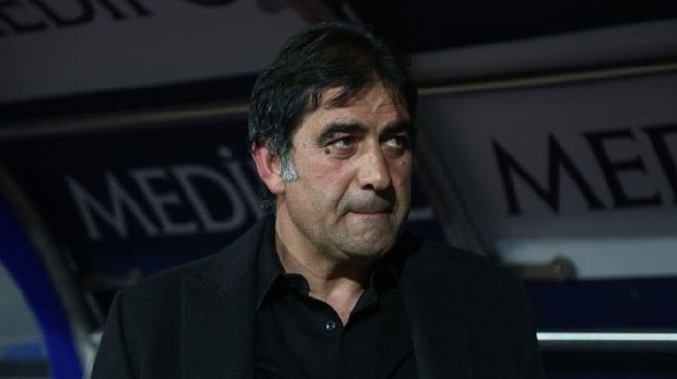 Ünal Karaman’la yapılan 2 yıllık yeni anlaşmanın detayları öğrenildi. Teknik Direktör Ünal Karaman, iyileştirmeyle, bonuslar hariç sezon başı 3 milyon TL alacak. (Akşam)