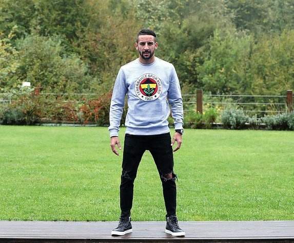 Şili takımlarından Universidad de Chile'nin başkanı Carlos Heller, yaptığı açıklamada Fenerbahçeli Mauricio Isla'ya transfer mesajı yolladı.