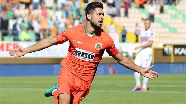 Sarı-kırmızılılar Alanyaspor’a Emre Akbaba transferi için 2.5 milyon euro ile beraber bir sonraki satıştan yüzde 20 pay teklif etti.