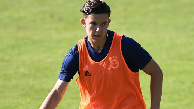 Fenerbahçe'de forma şansı bulamayan Ferdi Kadıoğlu'na Trabzonspor'un talip olduğu öğrenildi. (Fotospor)