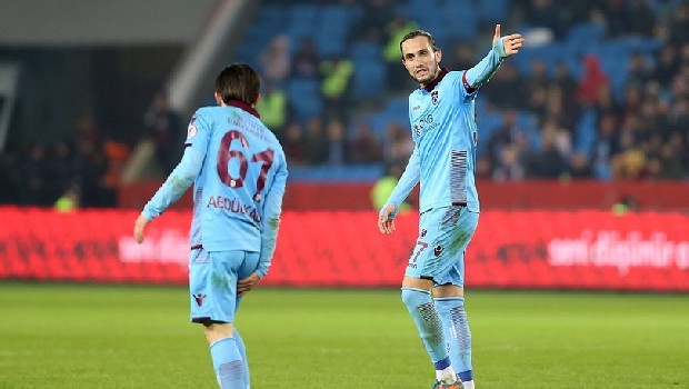 Trabzonspor'un genç yıldızı Yusuf Yazıcı'nın menajeri, Lille takımının bordo mavililere yaptığı teklifi açıkladı. Yusuf Yazıcı'nın menajeri Adem Cebeci, Lille'in yaptığı teklifin 9 milyon Euro olduğunu belirtti.
