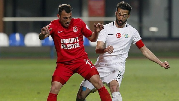 Transferde gelecek potansiyeli olan yerlilere yönelen Trabzonspor’da bir süredir listede olan Emircan Altıntaş için resmi girişimler başlıyor. Bordo-Mavililer, hafta içinde 24 yaşındaki oyuncunun takımı Ümraniyespor’la masaya oturuyor. (Fanatik)