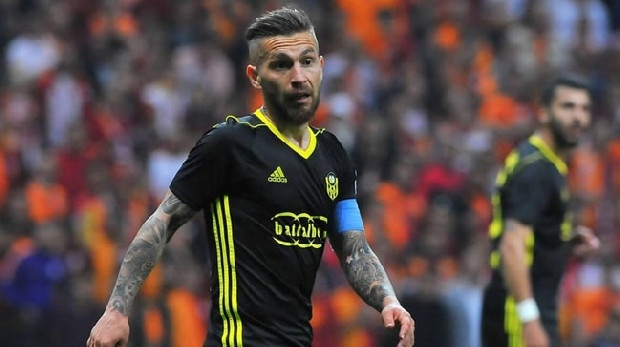Galatasaray, bonservisi elinde olan Adem Büyük ile büyük oranda anlaşma sağladı (Akşam)