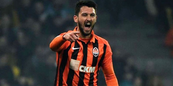 Yeni sezon öncesi golcü transferi için çalışmalara başlayan üç büyüklerin gözü aynı isimde... Bu sezon 38 maçta 28 gol atan Facundo Ferreyra, üç büyüklerin transfer listesine girdi