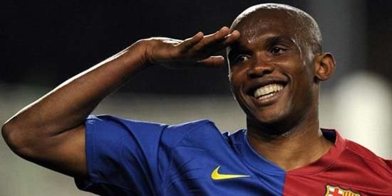 SAMUEL ETO'O
1998'de menajeri tarafından F.Bahçe'nin alt yapısı için İstanbul’a getirildi. Dönemin F.Bahçe yönetimi, böylesine genç bir oyuncuyu beklemeye tahammül edemeyeceklerini bildirdi.