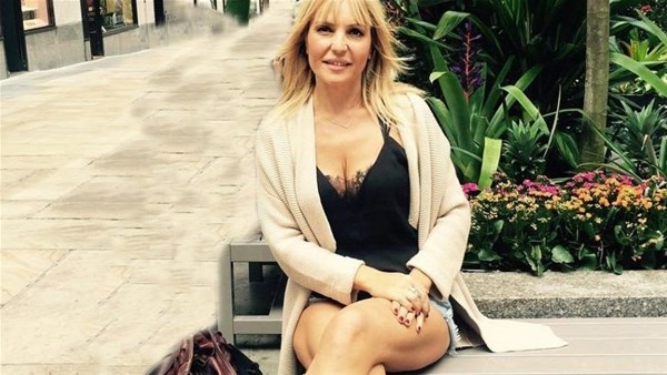 Seda Akgül makyajsız fotoğrafını sosyal medyadan paylaştı. Akgül'ün makyajsız halini görenler tanımakta güçlük çekti.