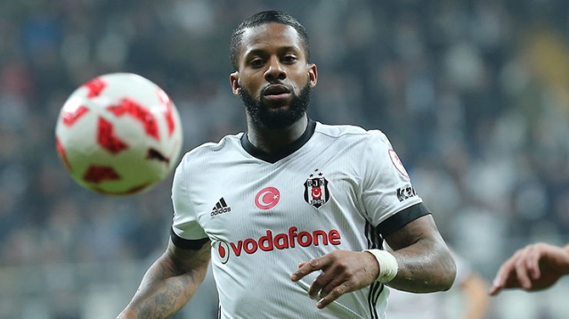 JEREMAIN LENS
Teknik direktör Şenol Güneş'in en büyük sürprizlerinden birisi olan Jeremain Lens, Babel'in yerine bu akşam görev alması bekleniyor.