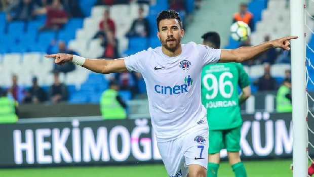 Devre arasında son anda gerçekleşmeyen Trezeguet transferi, yeniden Galatasaray’ın gündeminde. Fatih Terim, Mısırlı yıldızı mutlaka kadrosunda görmek istediğini iletince, yönetim bir kez daha kolları sıvayıp teklif paketi hazırladı. (Fanatik)