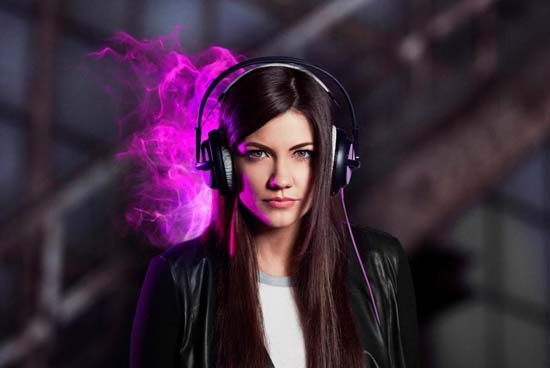 2- KayPeaLol
Bir başka League of Legends yayıncısı daha. KayPeaLolLeague of Legends’a çok konsantre olmuş durumda fakat Counter Strike: Global Offensive de oynuyor. Gerçek adı Kelsie olan 27 yaşındaki Kanadalı yayıncı Ronin ve Luna adında iki adet kediye sahip. Lux, Brand ve AhriLoL’deki favori şampiyonları. Ayrıca kendisinin YouTube kanalı da bulunuyor.