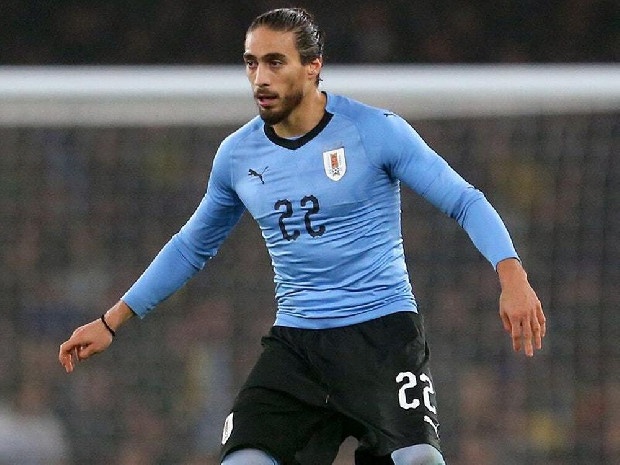 Transfer çalışmalarına devam eden Trabzonspor, stoper için tanıdık bir isme yöneldi. Mavililer, 2016’da imza attırmak için İstanbul’a getirdiği ancak menacer ücreti nedeniyle transferinden vazgeçtiği Martin Caceres için yeniden düğmeye bastı. (Fanatik)