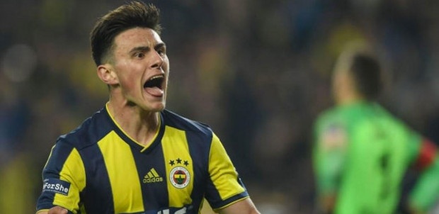 Fenerbahçe, Eljif Elmas'ın Napoli'ye transfer olduğunu açıklarken, oyuncuya resmi siteden veda etti.