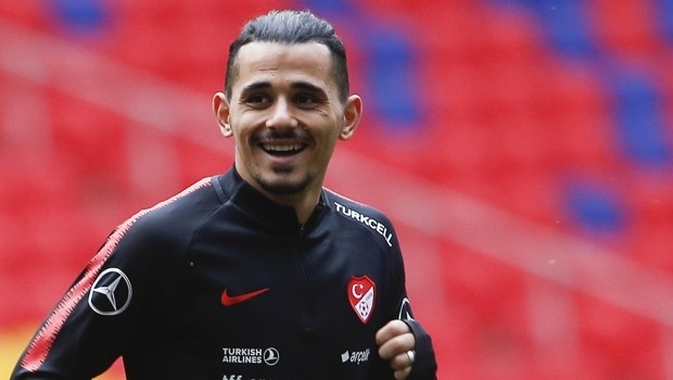 Osmanlıspor, İspanya Birinci Futbol Ligi (La Liga) ekiplerinden Huesca ile milli futbolcu Serdar Gürler'in transferi konusunda prensipte anlaştı.