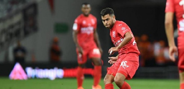 Belhanda’yı Arap takımlarına satma planları olan Sarı-Kırmızılılar’ın bu oyuncunun yerine de Nimes’te asist kralı olan Teji Savanier’i almayı hedefliyor. (Star)