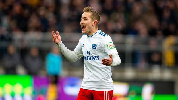 Galatasaray'da Fatih Terim'in transferine sıcak baktığı Lewis Holtby'nin şartları belli oldu. Lewis Holtby, yılda 2 milyon Euro'dan 3 yıllık sözleşme istedi. (Fotospor)