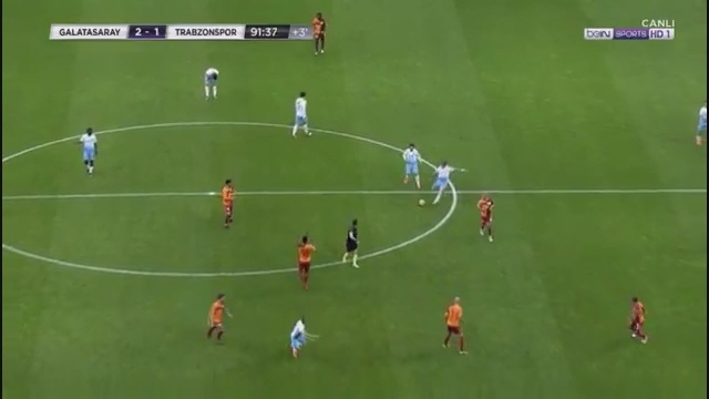 Orta saha çizgisinin yaklaşık 1 metre ilerisinden topa vuran Kucka, bu hesaba göre yaklaşık 51-52 metreden Galatasaray ağlarını sarsmış oldu.