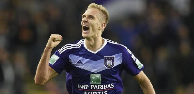 Golcü arayışlarını sürdüren Galatasaray'ın kiralamak için teklif yaptığı Lukasz Teodorczyk konusunda Anderlecht, oyuncuyu bonservisiyle vermeyi teklif etti. (Voetbalnieuws)