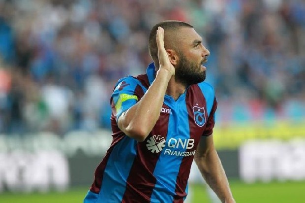 Beşiktaş, dün 5 saat süren pazarlık sonucunda Burak Yılmaz ve kulübünü ikna etti. (Hürriyet)