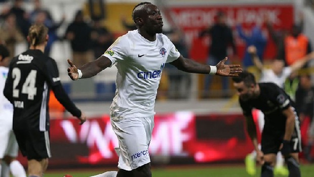 TRT Spor’daki Transfer Günlüğü programında yer alan habere göre, Kasımpaşa’nın golcü oyuncusu Diagne için Katar’dan 12 milyon Euro’luk bir transfer teklifi geldi.