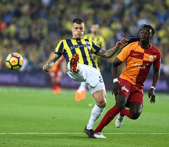 Glasgow Rangers'la anlaşan Steven Gerrard'ın Fenerbahçe'den Martin Skrtel'i transfer etmek istediği öne sürüldü.