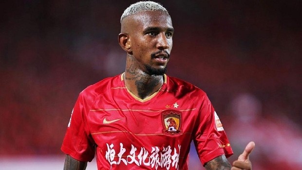 ANDERSON TALISCA | BENFICA >> BEŞİKTAŞ | 2016 | Ligimize gelmiş en önemli yeteneklerden biri olan Talisca, attığı muhteşem sol ayak içi ve kafa golleriyle Beşiktaş’ın şampiyonluğunda önemli pay sahiplerinden biri olmuştu.