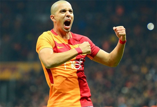 Sofiane Feghouli
Sancılı bir süreçin ardından Galatasaray'ın kadrosuna kattığı Feghouli, Fatih Terim'in gelmesiyle birlikte yükselişe geçti. Hücumda sarı-kırmızılıları sırtlayan Cezayirli, henüz 28 yaşında ve İngiltere Premier Lig ve La Liga'da ciddi bir tecrübesi var. Sürpriz teklifler ortaya çıkabilir.